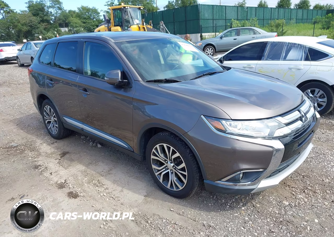 2016 Mitsubishi Outlander Se – zdjęcie 1 z 12