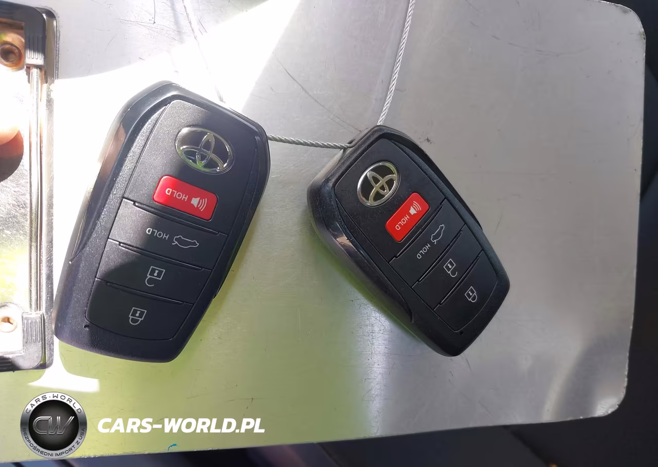 2026 Toyota Corolla Hybrid Hybrid Le VIN:JTDBCMFE2T3156618 - 11
