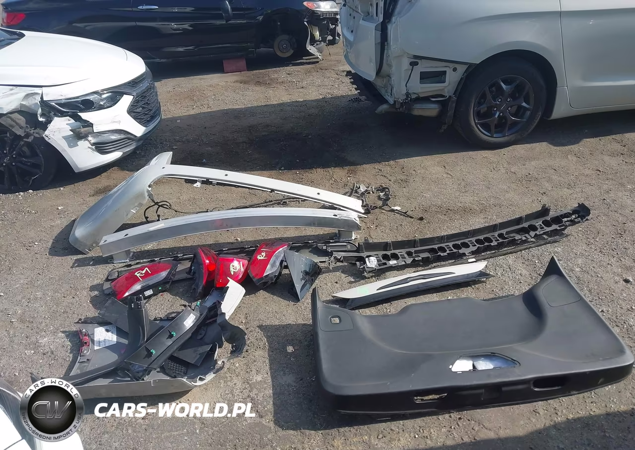 2019 Chrysler Pacifica Touring L VIN:2C4RC1BGXKR705430 - 12