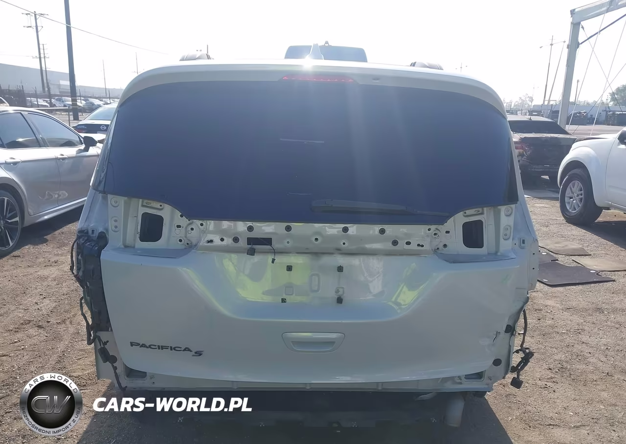 2019 Chrysler Pacifica Touring L VIN:2C4RC1BGXKR705430 - 17