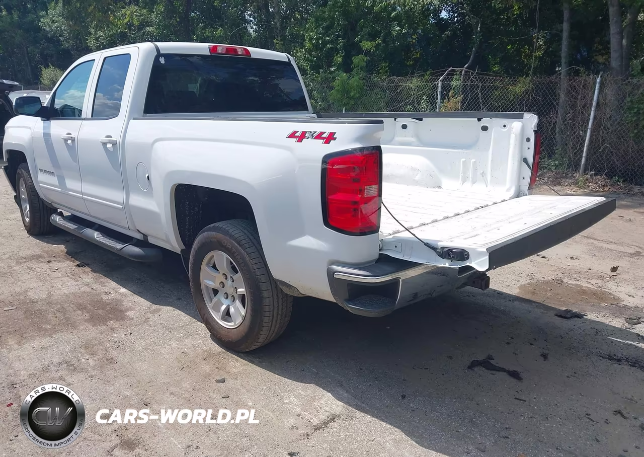 2018 Chevrolet Silverado 1500 1Lt VIN:1GCVKREC5JZ240696 - 3