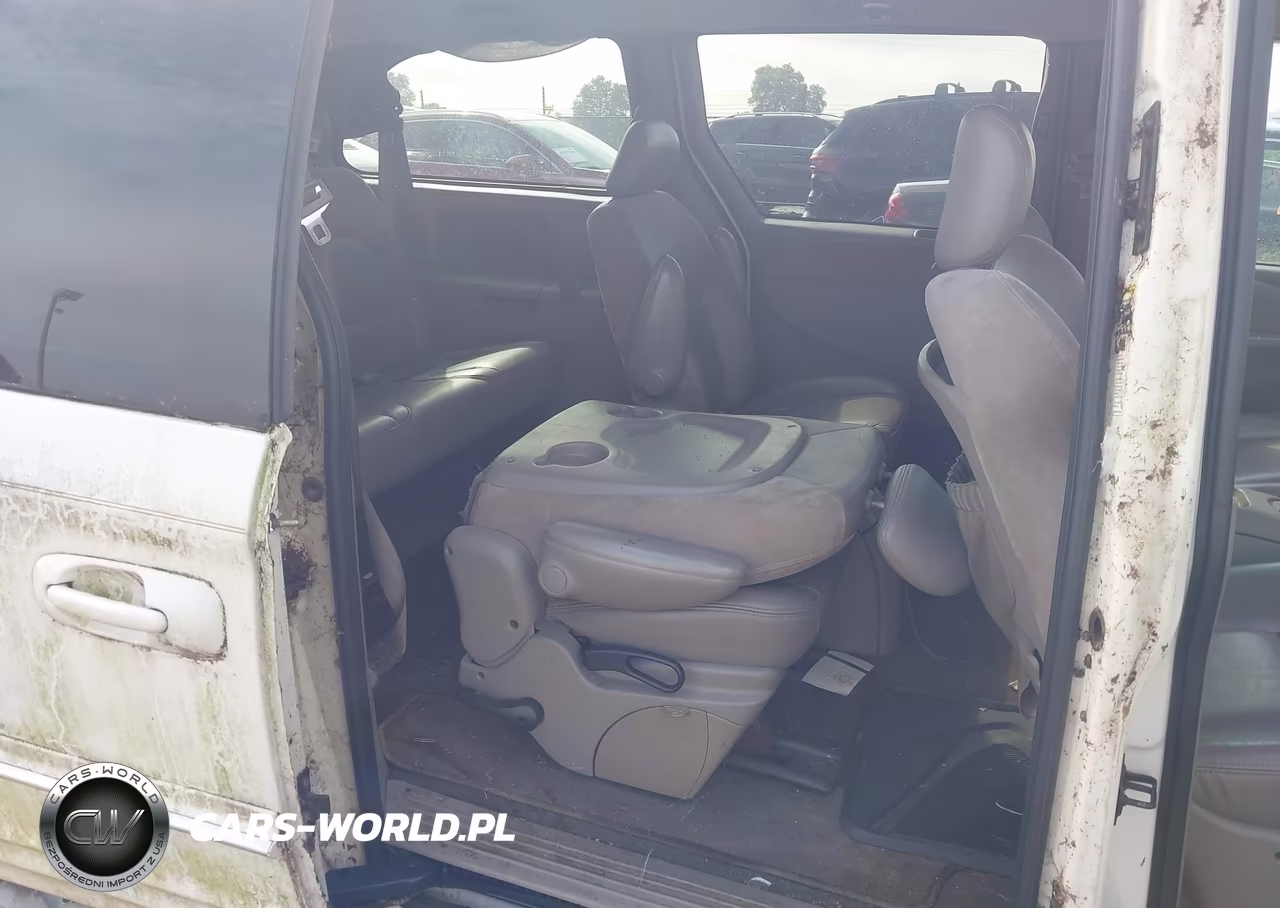 2001 Chrysler Town & Country Limited VIN:2C8GP64L11R252735 - 8