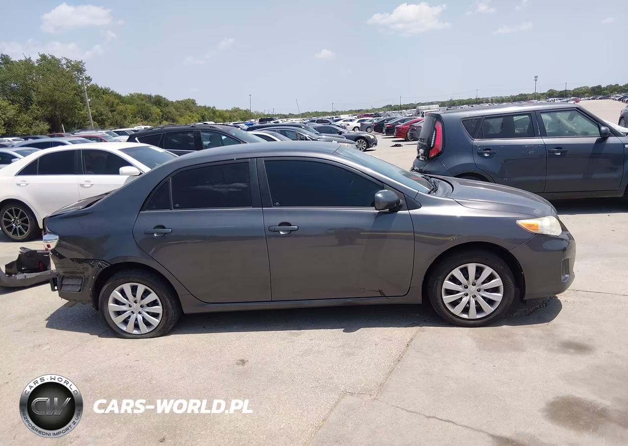 2013 Toyota Corolla Le VIN:5YFBU4EE2DP224116 - 13