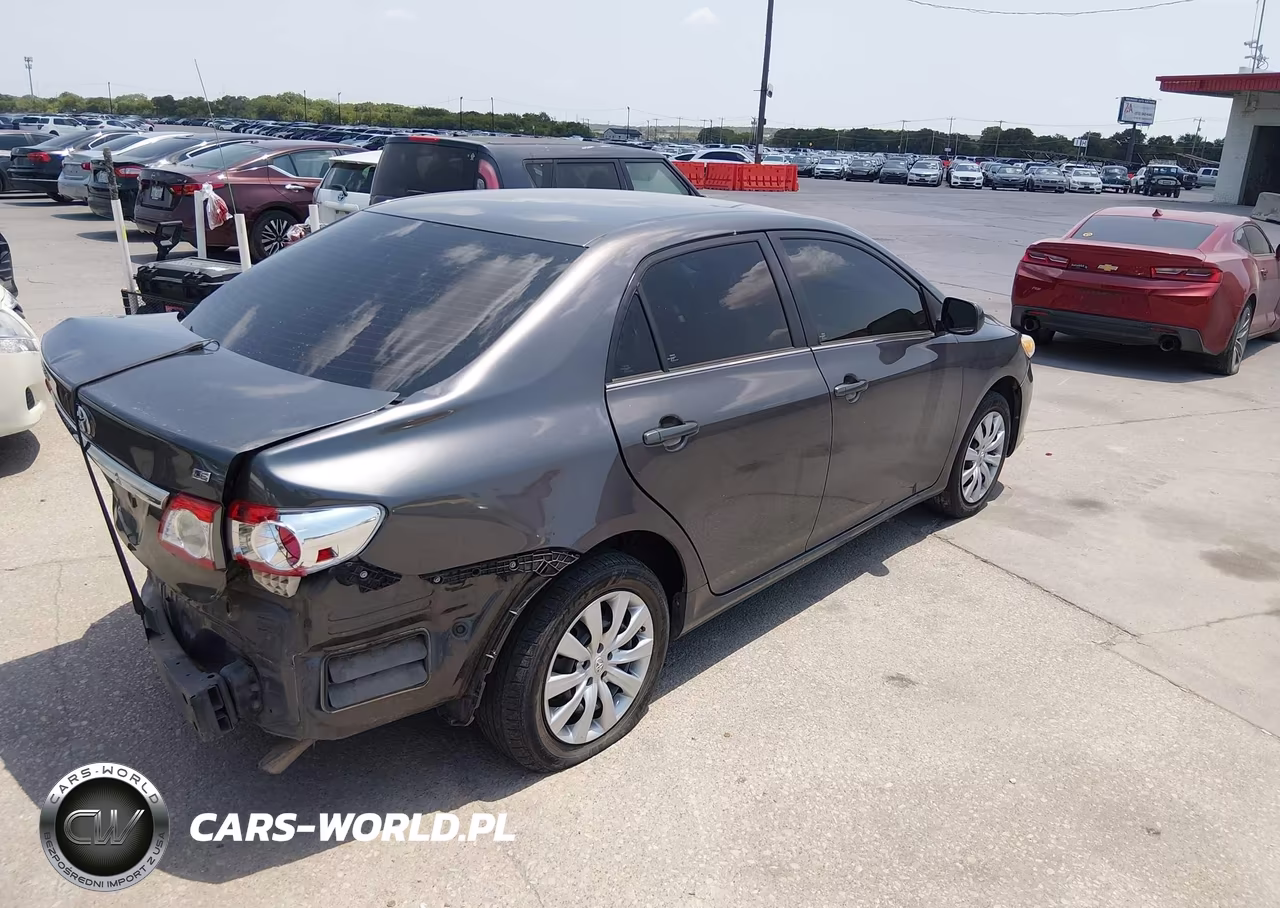 2013 Toyota Corolla Le VIN:5YFBU4EE2DP224116 - 4