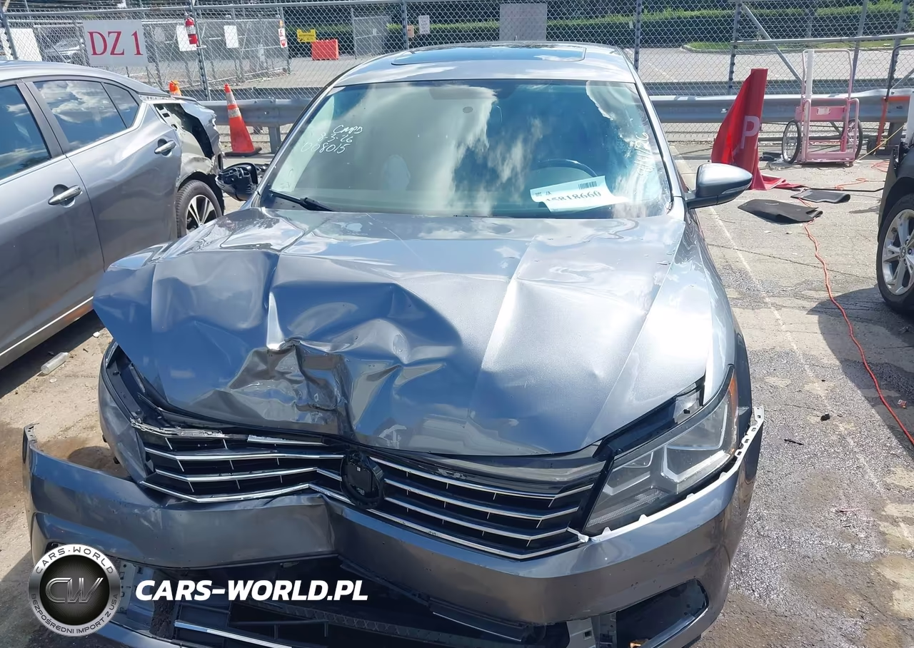 2019 Volkswagen Passat 2.0T Wolfsburg Edition VIN:1VWLA7A34KC008015 - 11