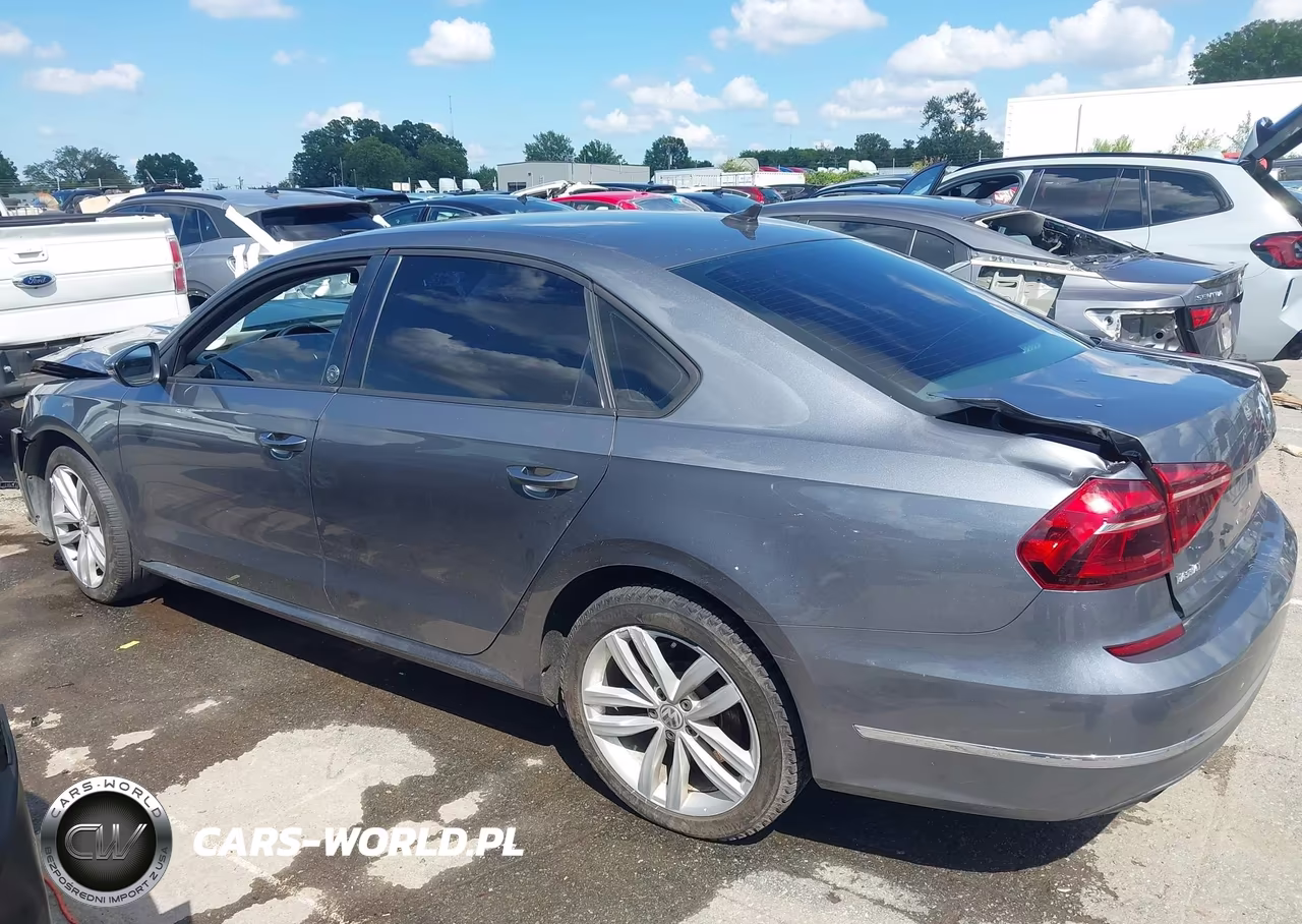 2019 Volkswagen Passat 2.0T Wolfsburg Edition VIN:1VWLA7A34KC008015 - 13