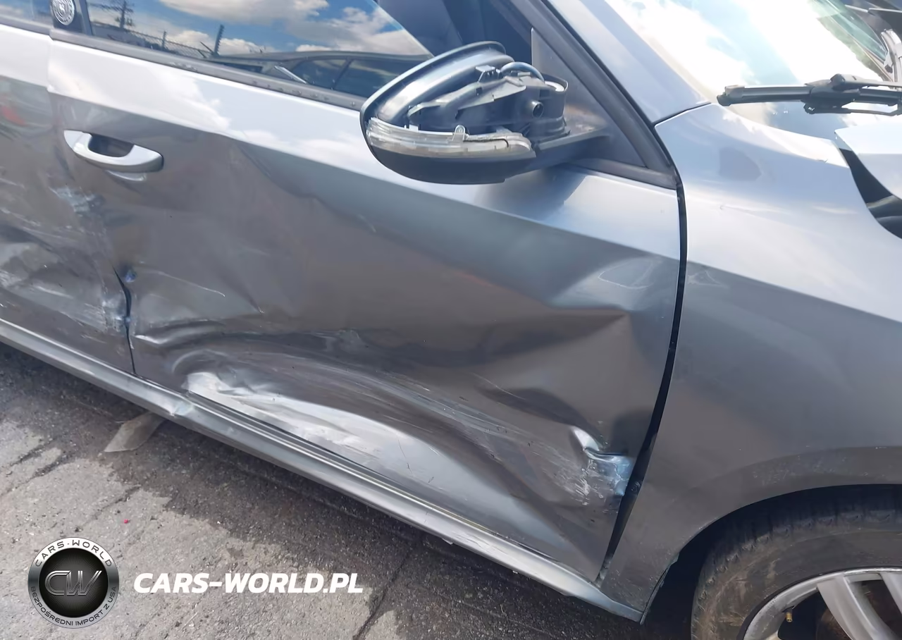 2019 Volkswagen Passat 2.0T Wolfsburg Edition VIN:1VWLA7A34KC008015 - 17