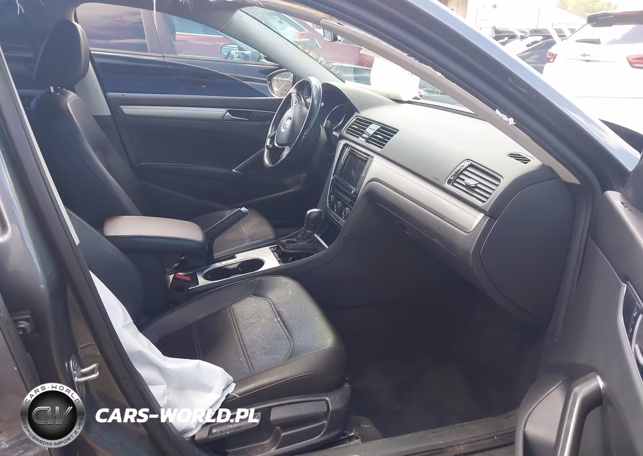 2019 Volkswagen Passat 2.0T Wolfsburg Edition VIN:1VWLA7A34KC008015 - 5