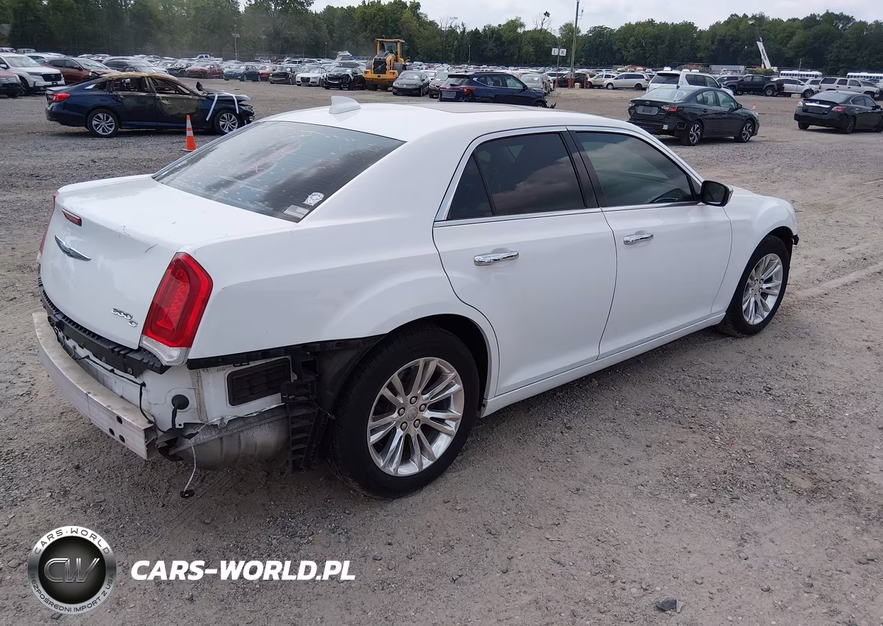 2017 Chrysler 300C VIN:2C3CCAEG2HH663081 - 4
