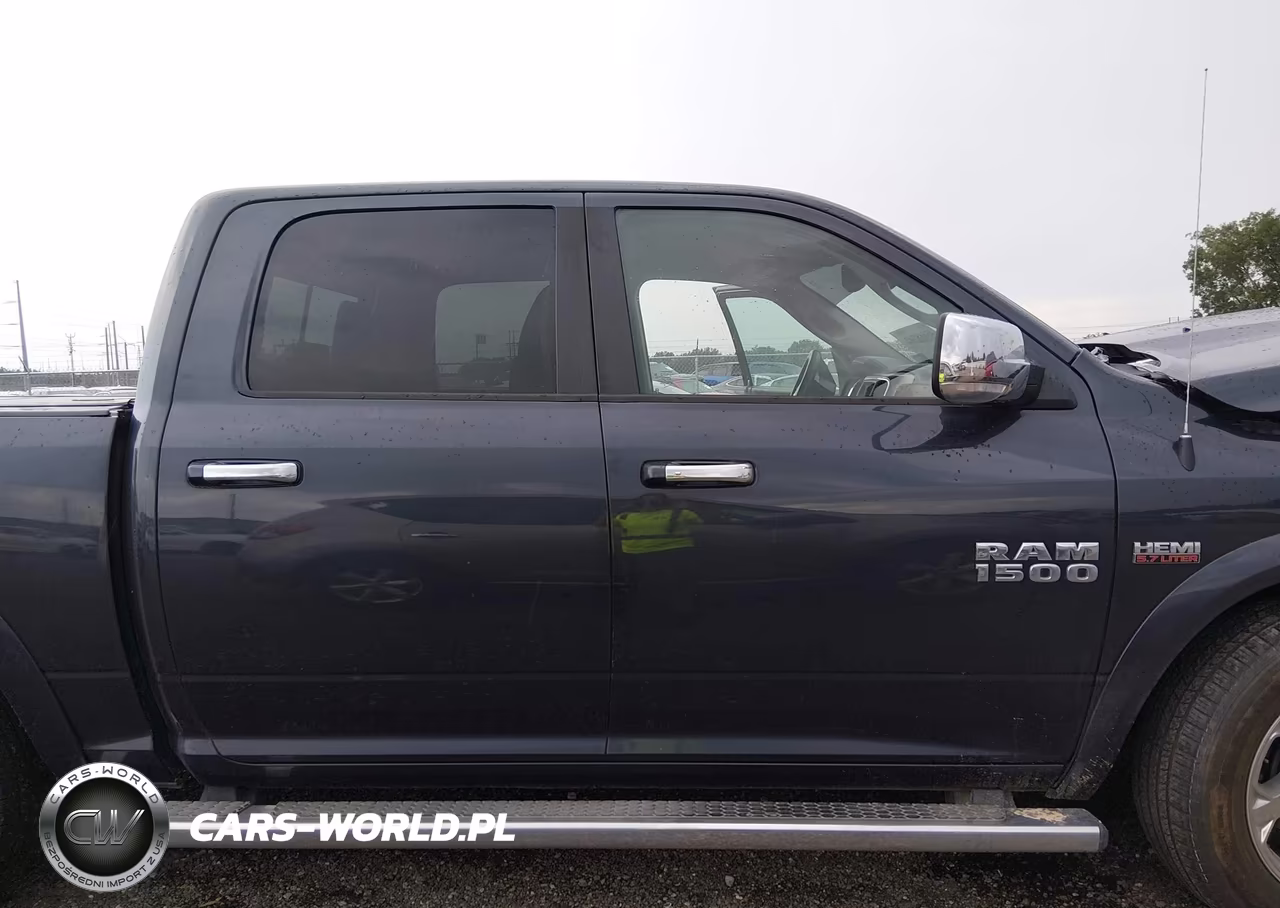 2015 Ram 1500 Laramie VIN:1C6RR6NT9FS755042 - 14