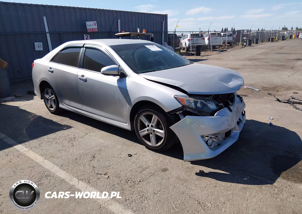 2014 Toyota Camry Se – zdjęcie 1 z 17