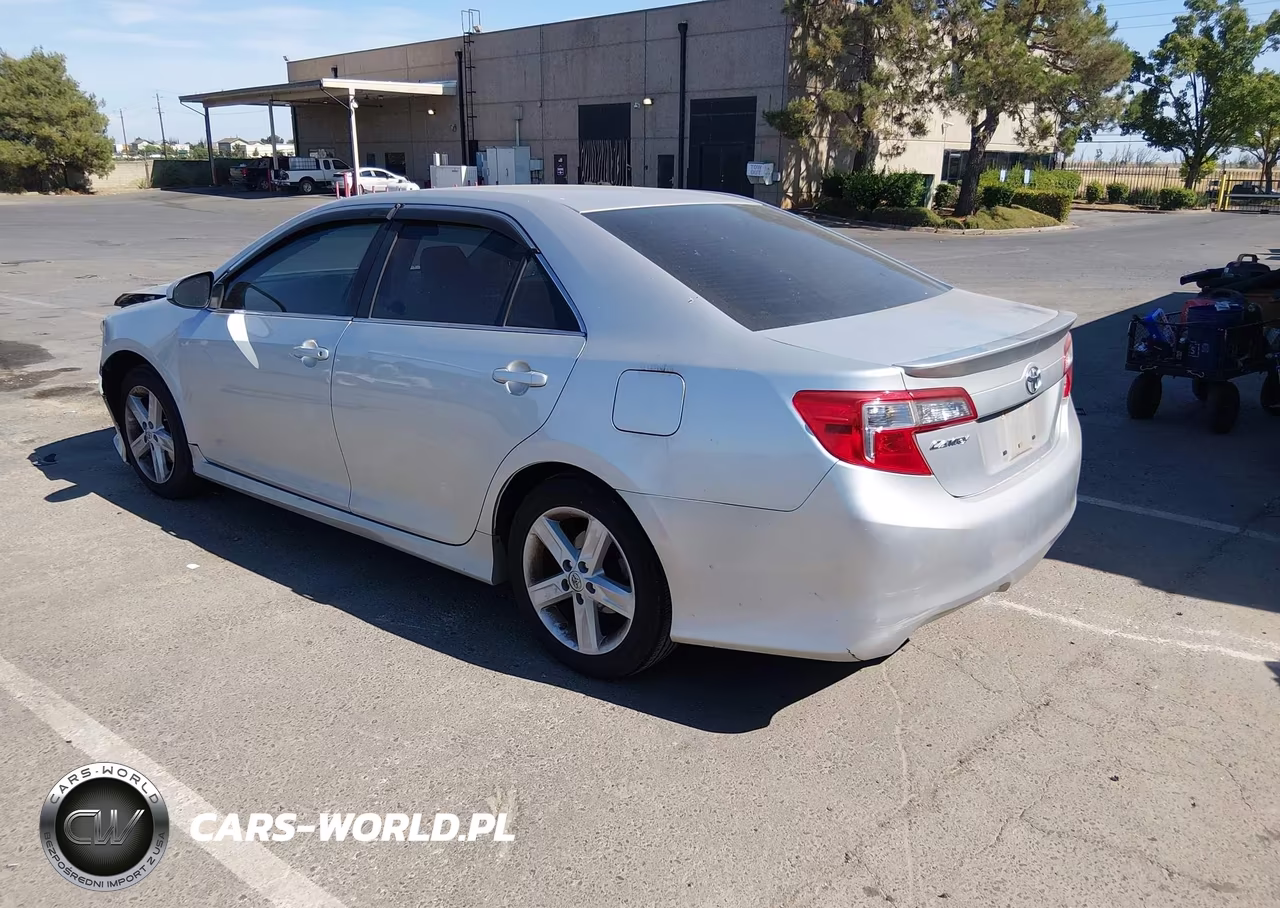 2014 Toyota Camry Se VIN:4T1BF1FK5EU324515 - 3