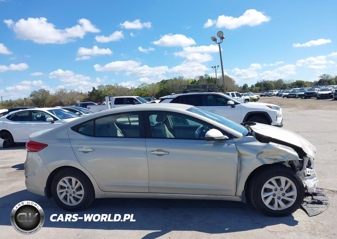 2018 Hyundai Elantra Se VIN:5NPD74LFXJH223719 - 13
