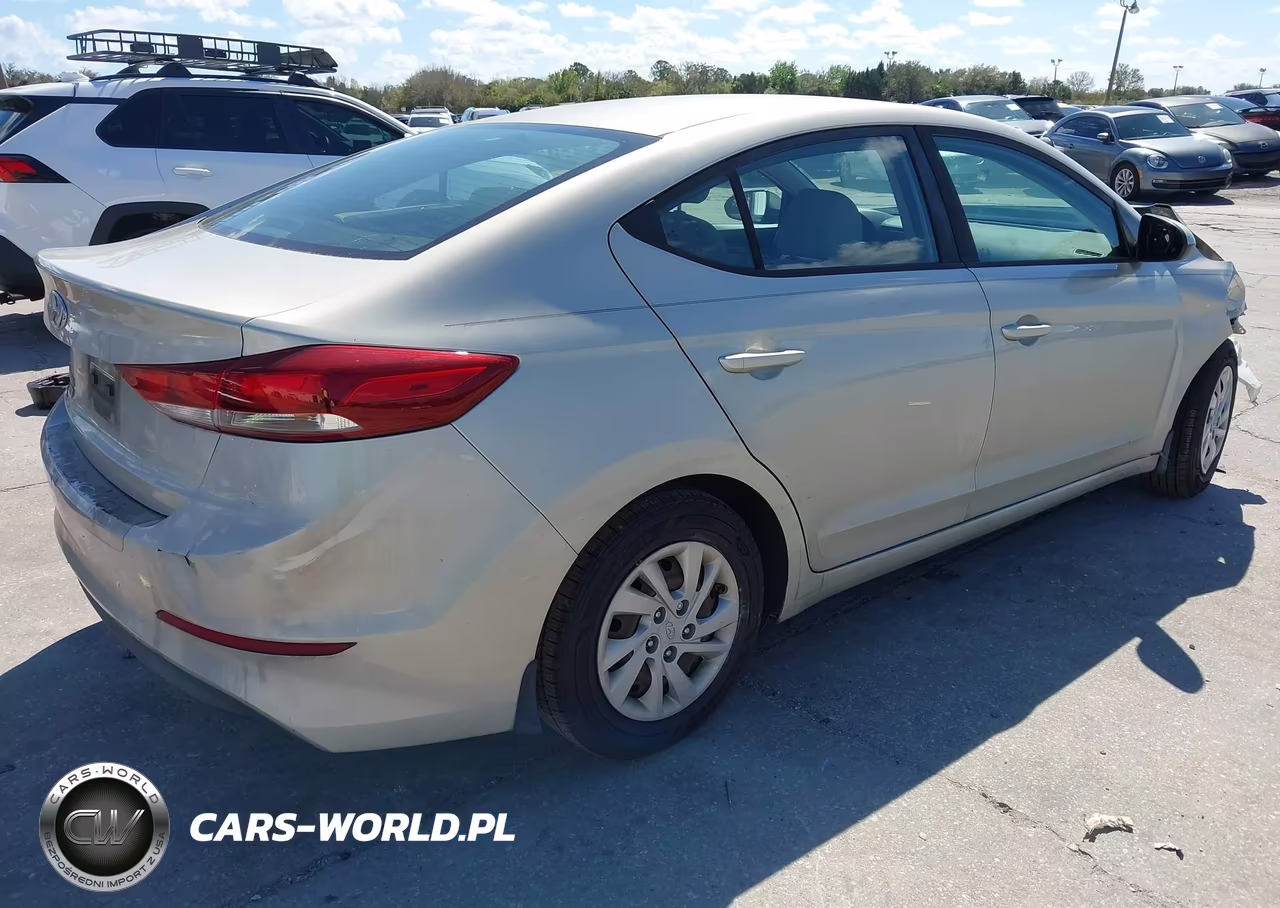 2018 Hyundai Elantra Se VIN:5NPD74LFXJH223719 - 4