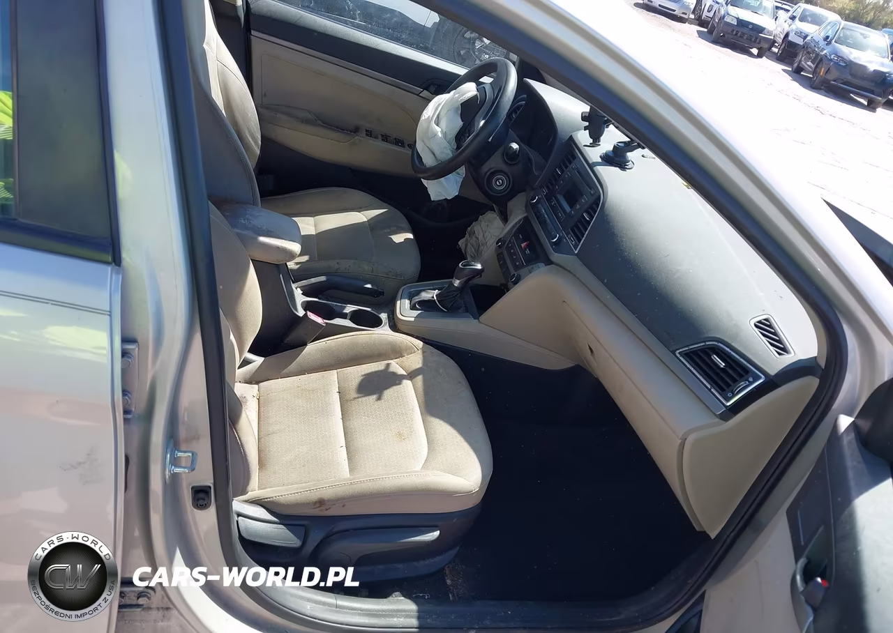2018 Hyundai Elantra Se VIN:5NPD74LFXJH223719 - 5