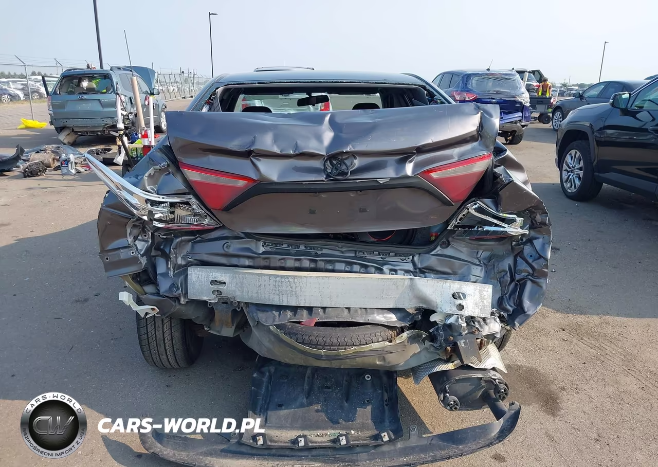 2016 Toyota Camry Le VIN:4T1BF1FK0GU139291 - 17