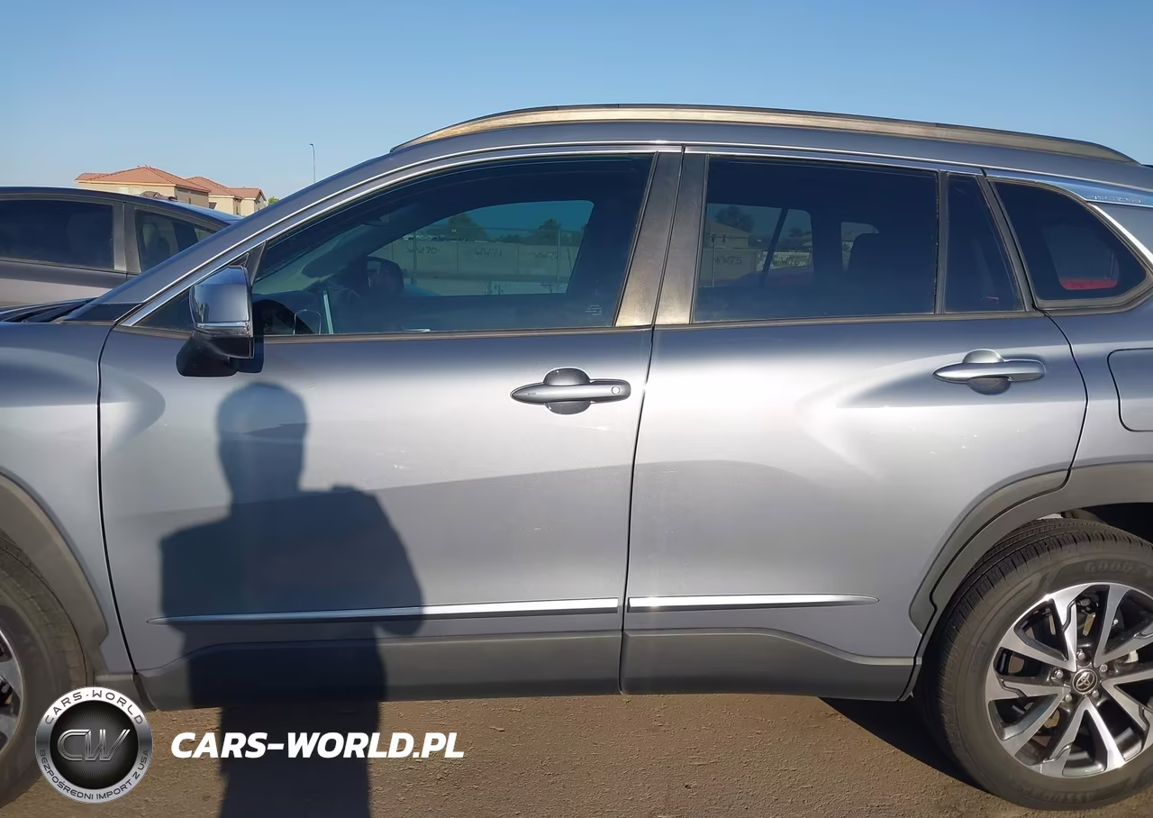 2022 Toyota Corolla Cross Xle VIN:7MUDAAAG8NV010835 - 14