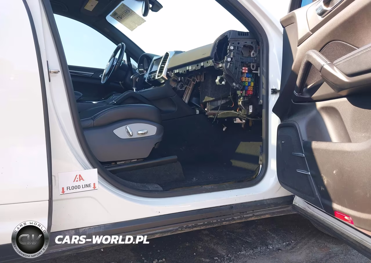 2014 Porsche Cayenne Diesel-Diesel Platinum Edition VIN:WP1AF2A25ELA83136 - 6