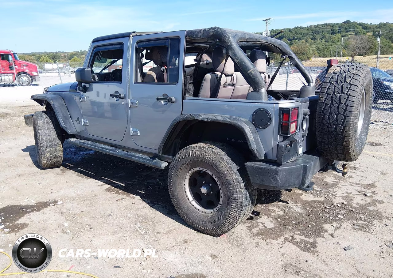 2013 Jeep Wrangler Unlimited Sport VIN:1C4BJWDG5DL612425 - 3