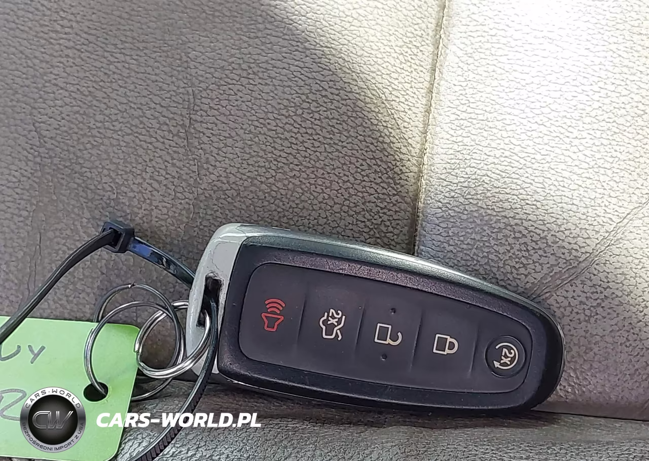 2017 Ford Escape Titanium VIN:1FMCU0JD5HUF02747 - 11