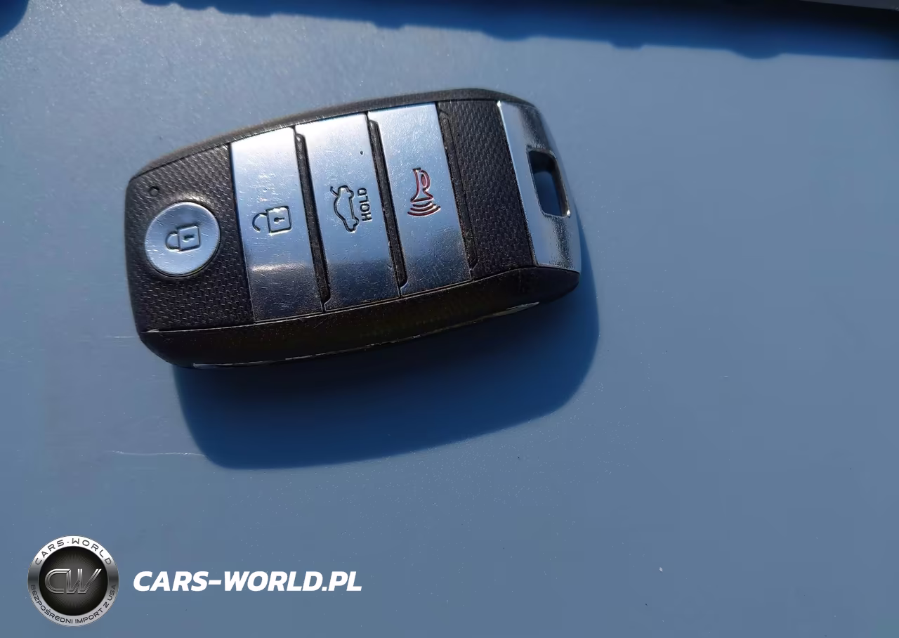 2019 Kia Optima S VIN:5XXGT4L34KG301195 - 11
