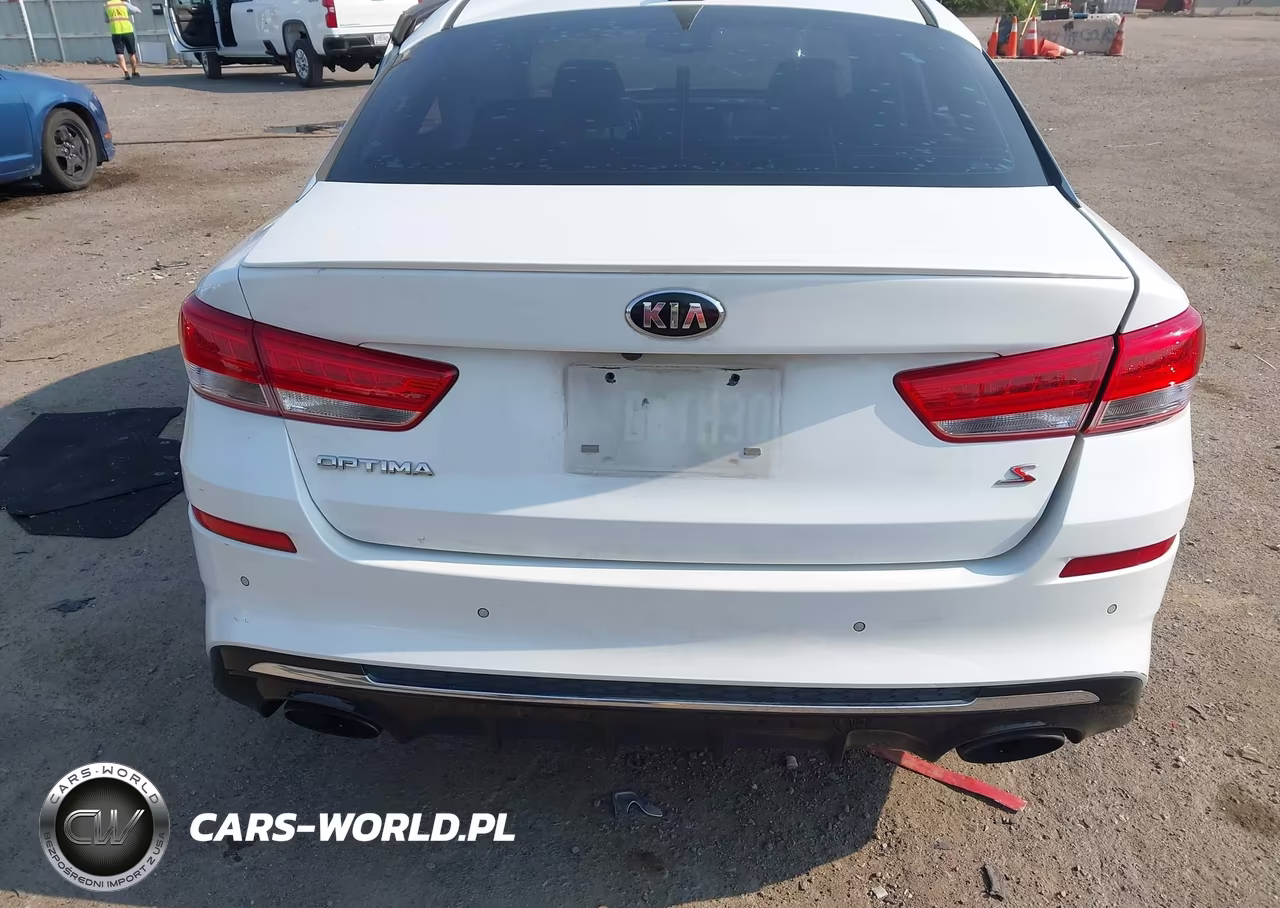 2019 Kia Optima S VIN:5XXGT4L34KG301195 - 16
