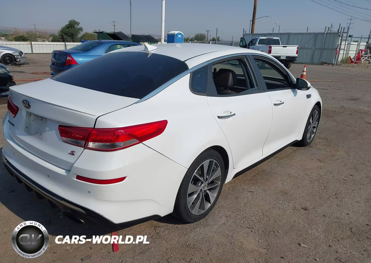 2019 Kia Optima S VIN:5XXGT4L34KG301195 - 4