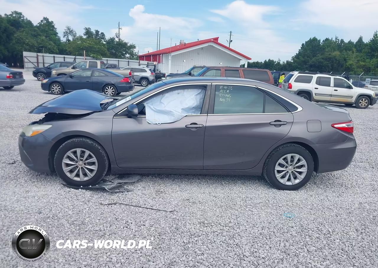 2015 Toyota Camry Le VIN:4T1BF1FK5FU905207 - 14