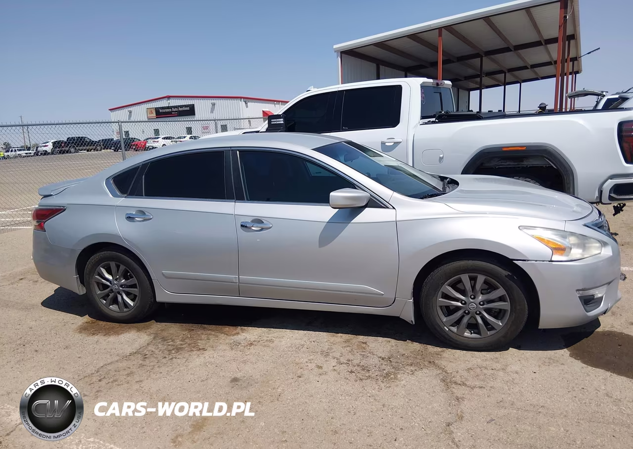 2015 Nissan Altima 2.5 S VIN:1N4AL3AP1FN917930 - 13
