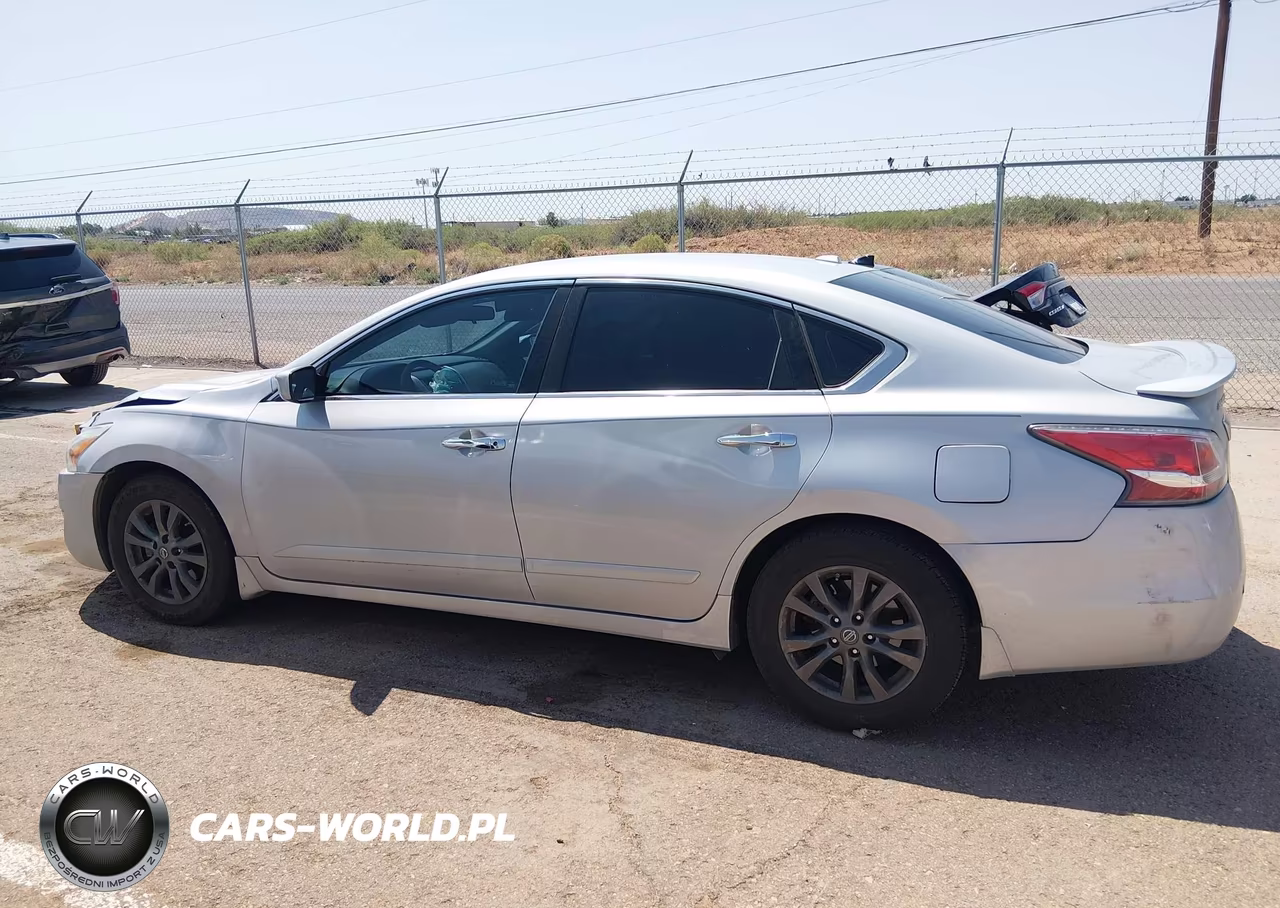 2015 Nissan Altima 2.5 S VIN:1N4AL3AP1FN917930 - 14