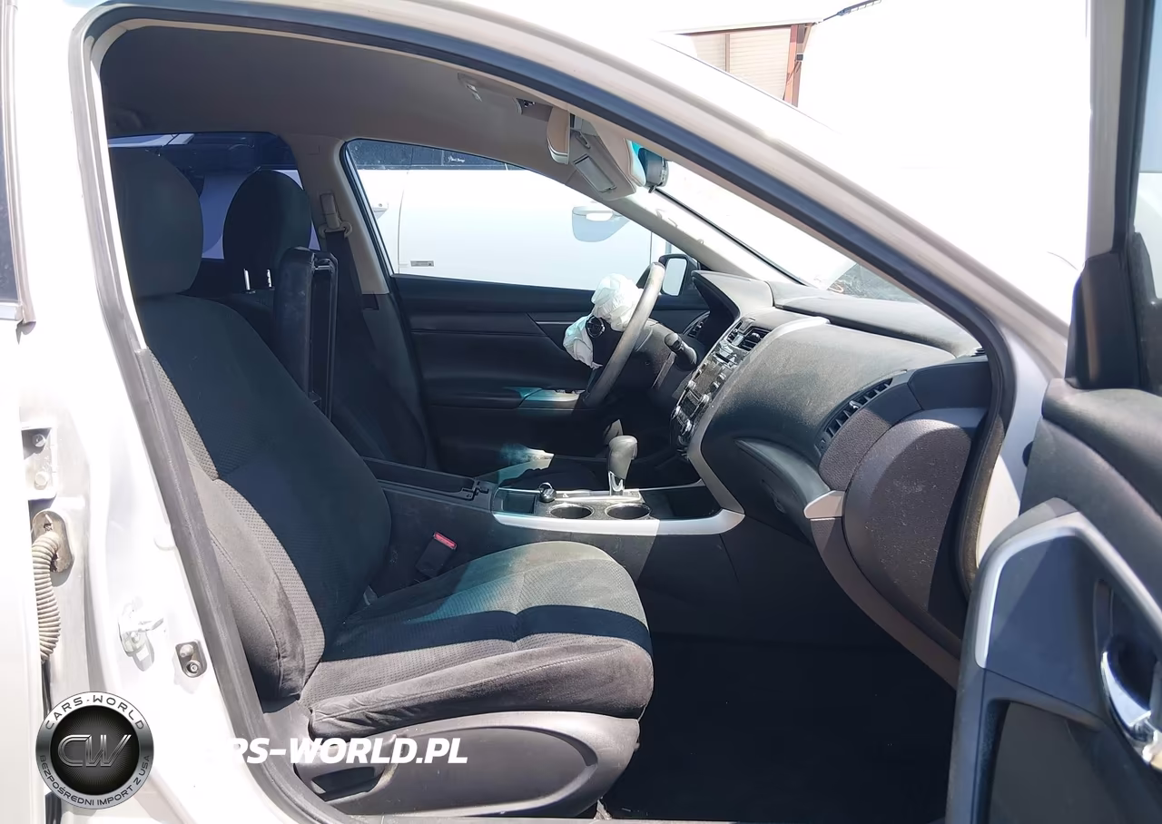 2015 Nissan Altima 2.5 S VIN:1N4AL3AP1FN917930 - 5