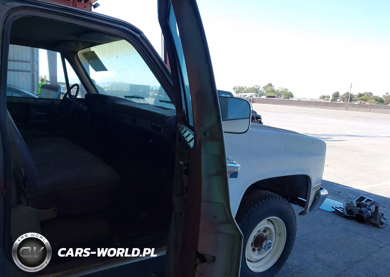1981 Chevrolet K20 VIN:1GCGK24M7BZ112164 - 5