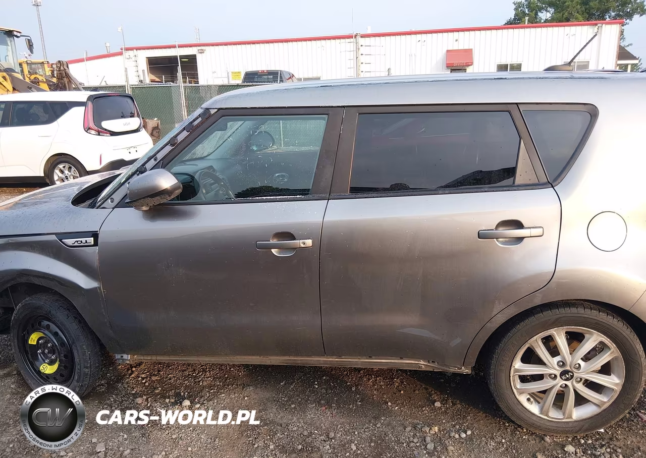2018 Kia Soul + VIN:KNDJP3A53J7611807 - 14
