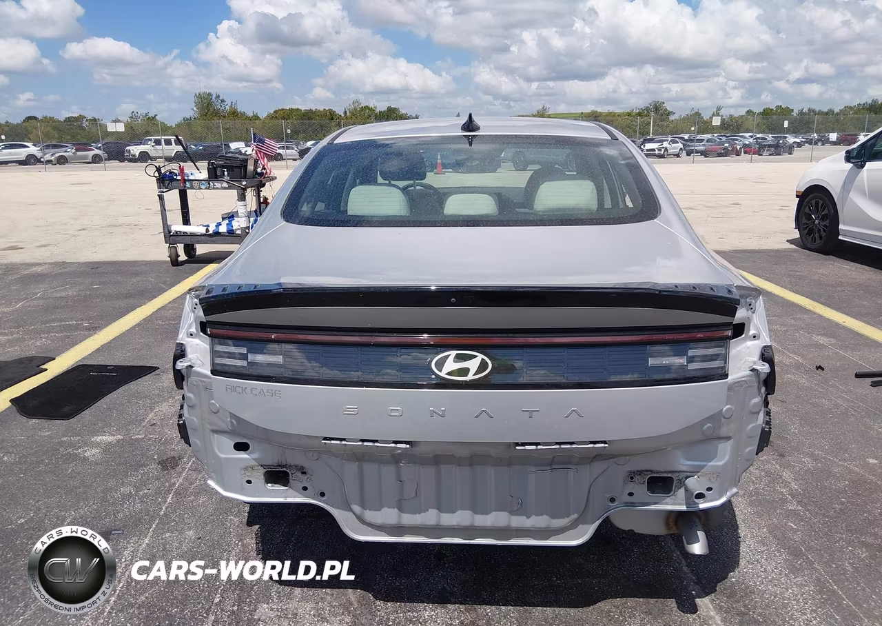 2025 Hyundai Sonata Sel VIN:KMHL64JA2SA482120 - 17