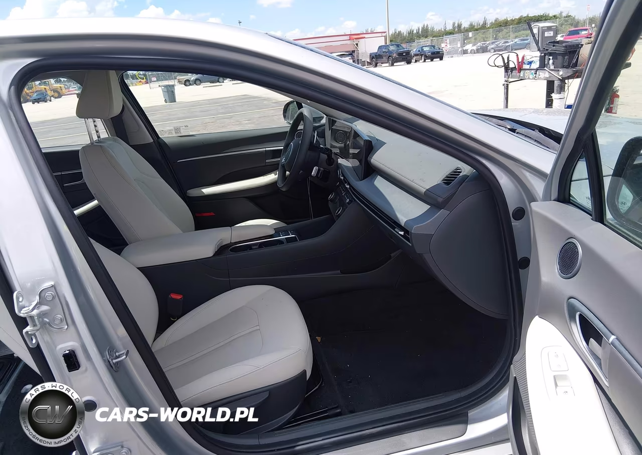 2025 Hyundai Sonata Sel VIN:KMHL64JA2SA482120 - 5