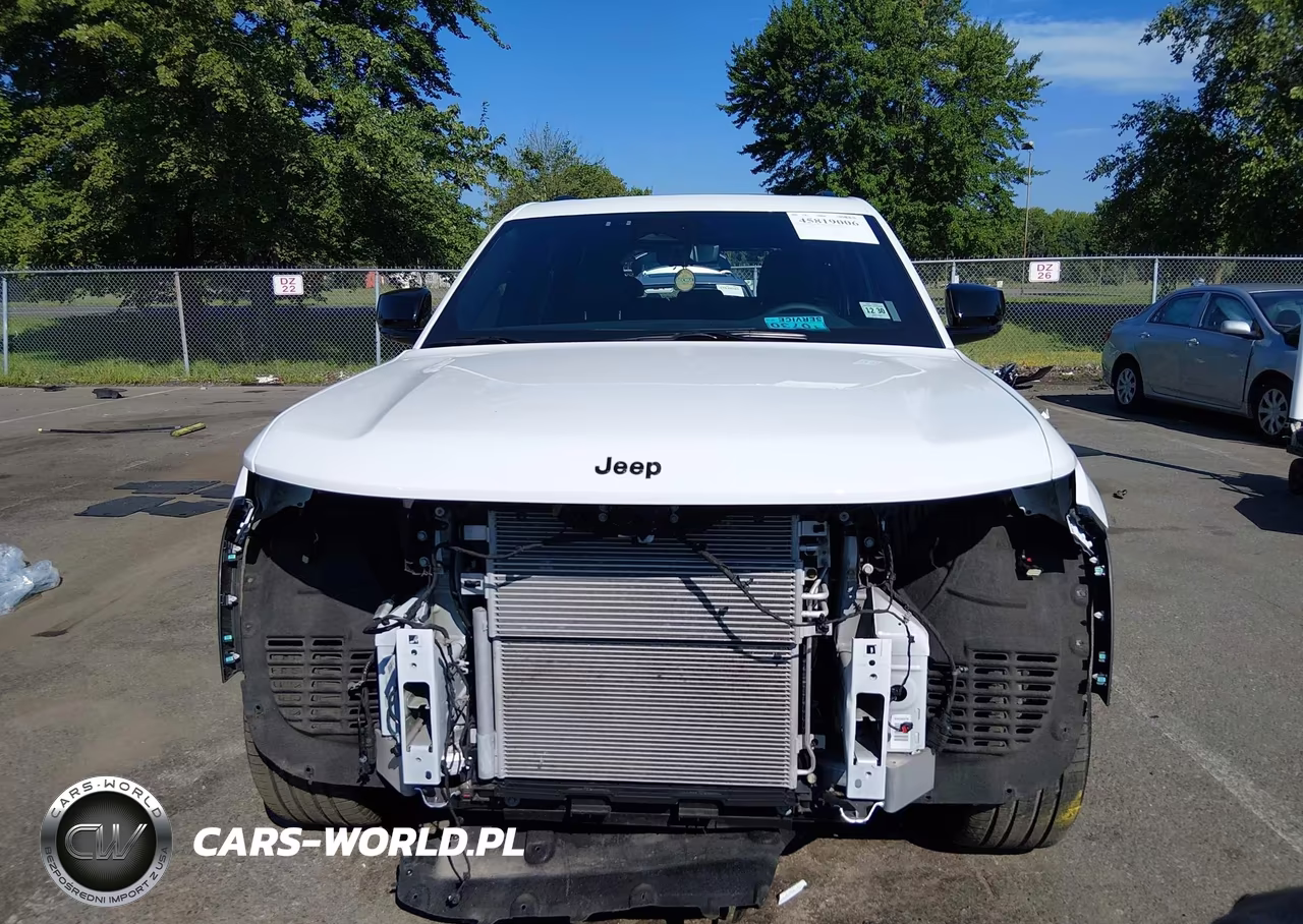 2025 Jeep Grand Cherokee Limited 4X4 VIN:1C4RJHBG4SC362816 - 12