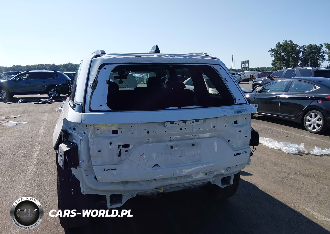 2025 Jeep Grand Cherokee Limited 4X4 VIN:1C4RJHBG4SC362816 - 16