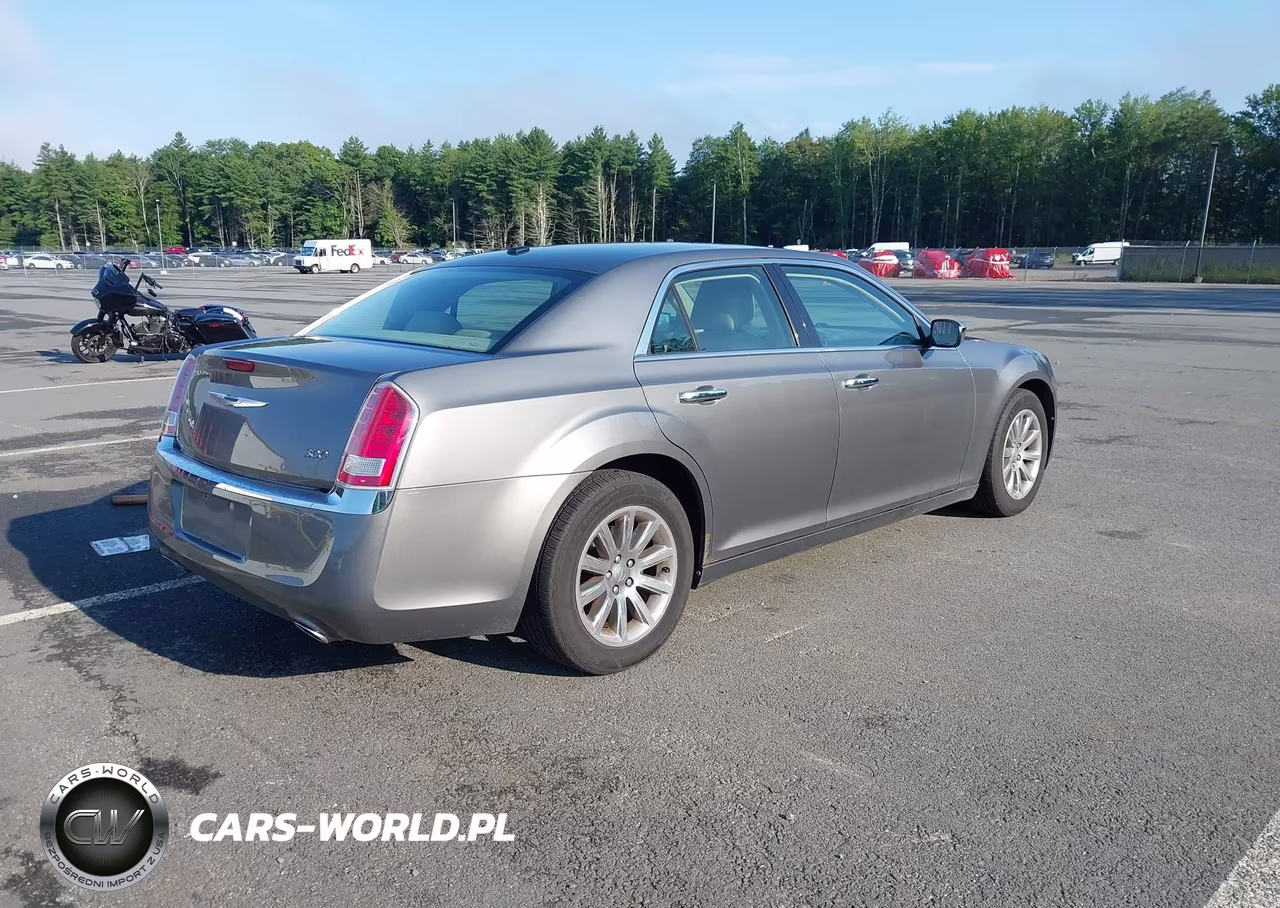2011 Chrysler 300 Limited VIN:2C3CA5CG7BH598462 - 4