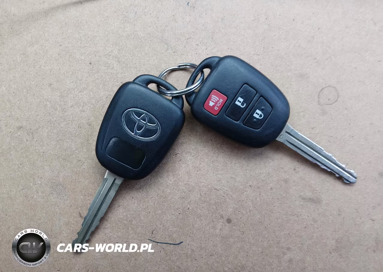 2013 Toyota Prius C Two VIN:JTDKDTB33D1532140 - 11