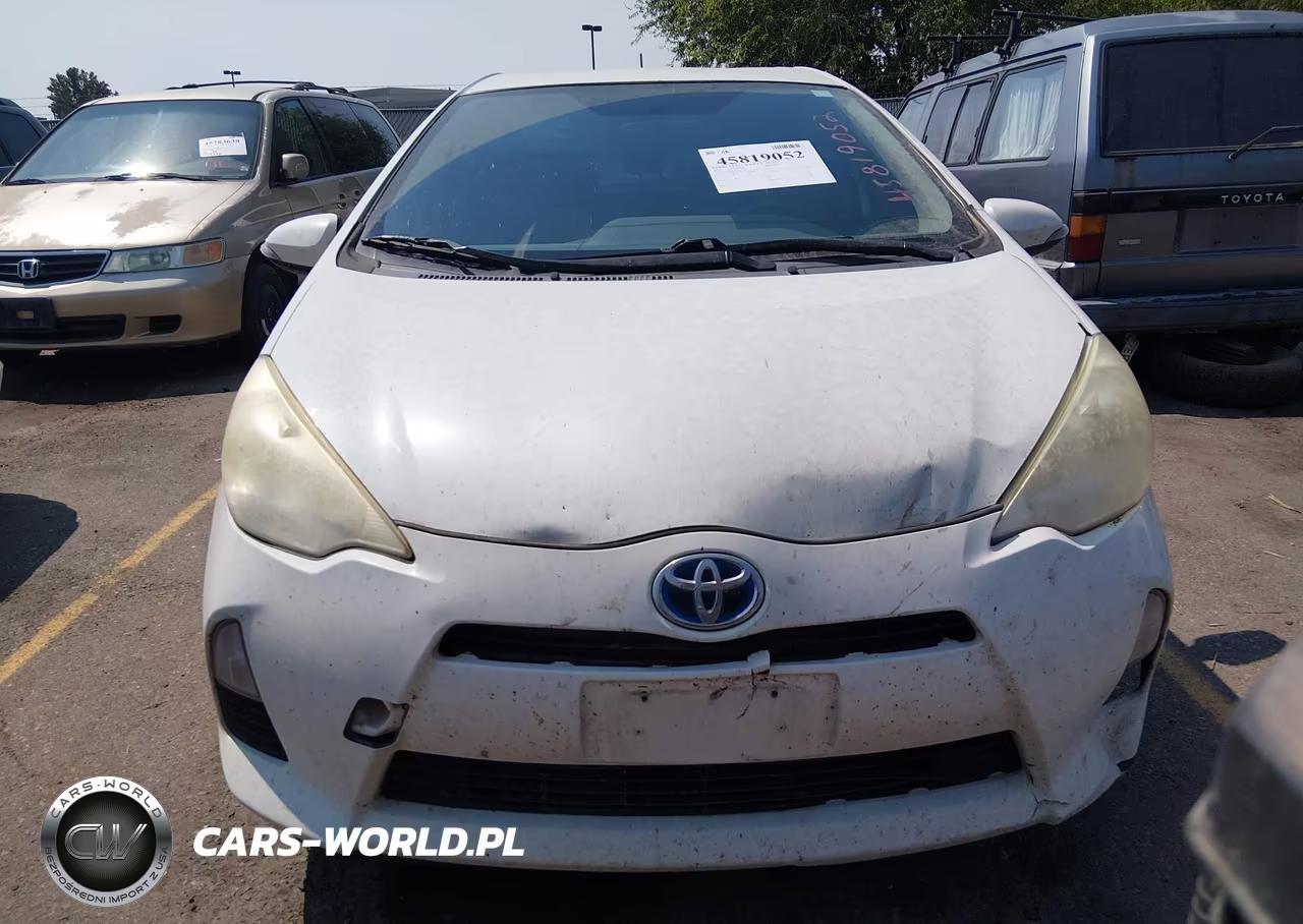2013 Toyota Prius C Two VIN:JTDKDTB33D1532140 - 12