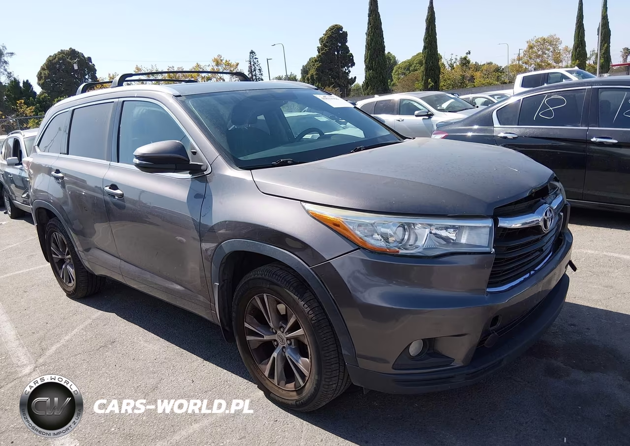 2015 Toyota Highlander Xle V6 – zdjęcie 1 z 18