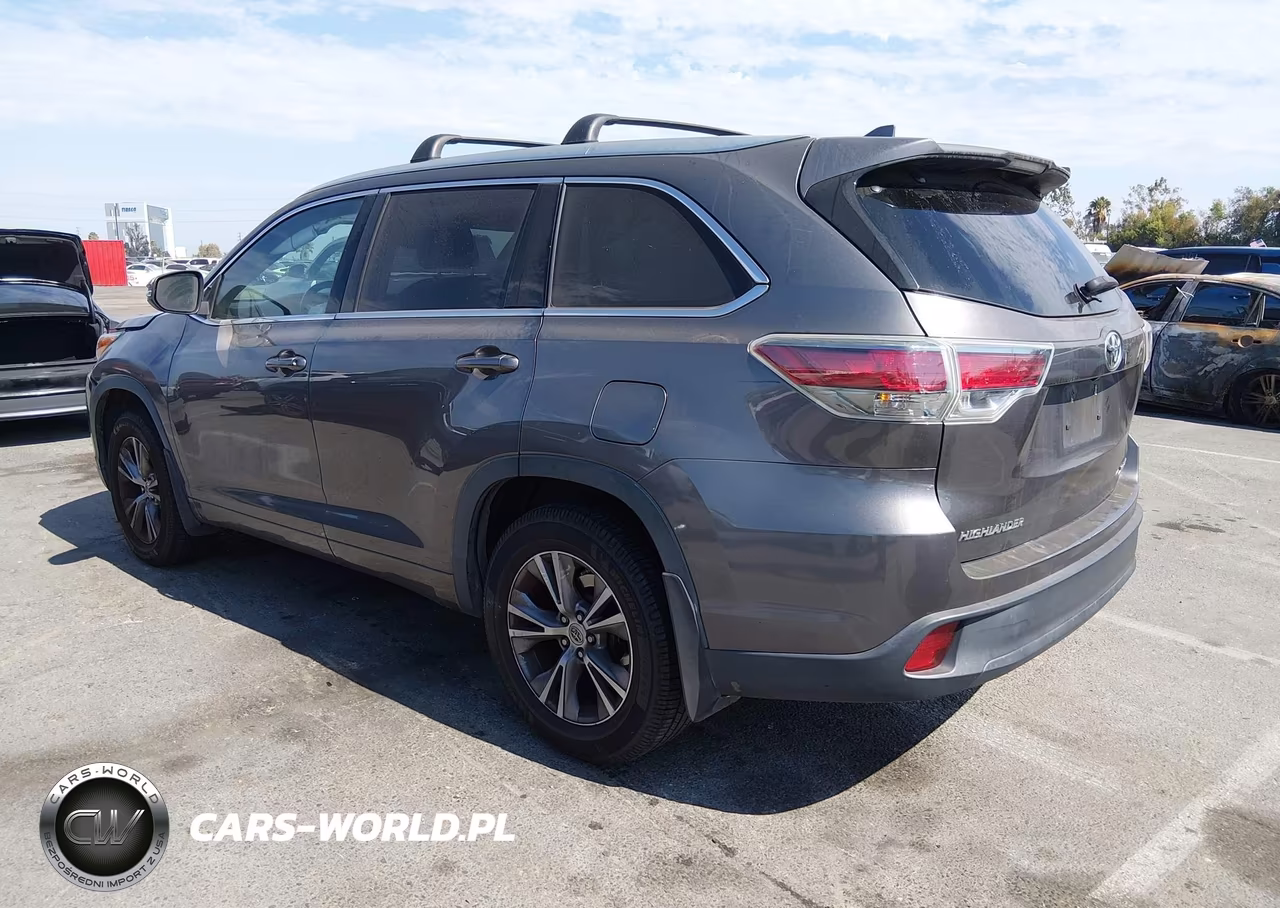 2015 Toyota Highlander Xle V6 VIN:5TDJKRFH9FS163719 - 3