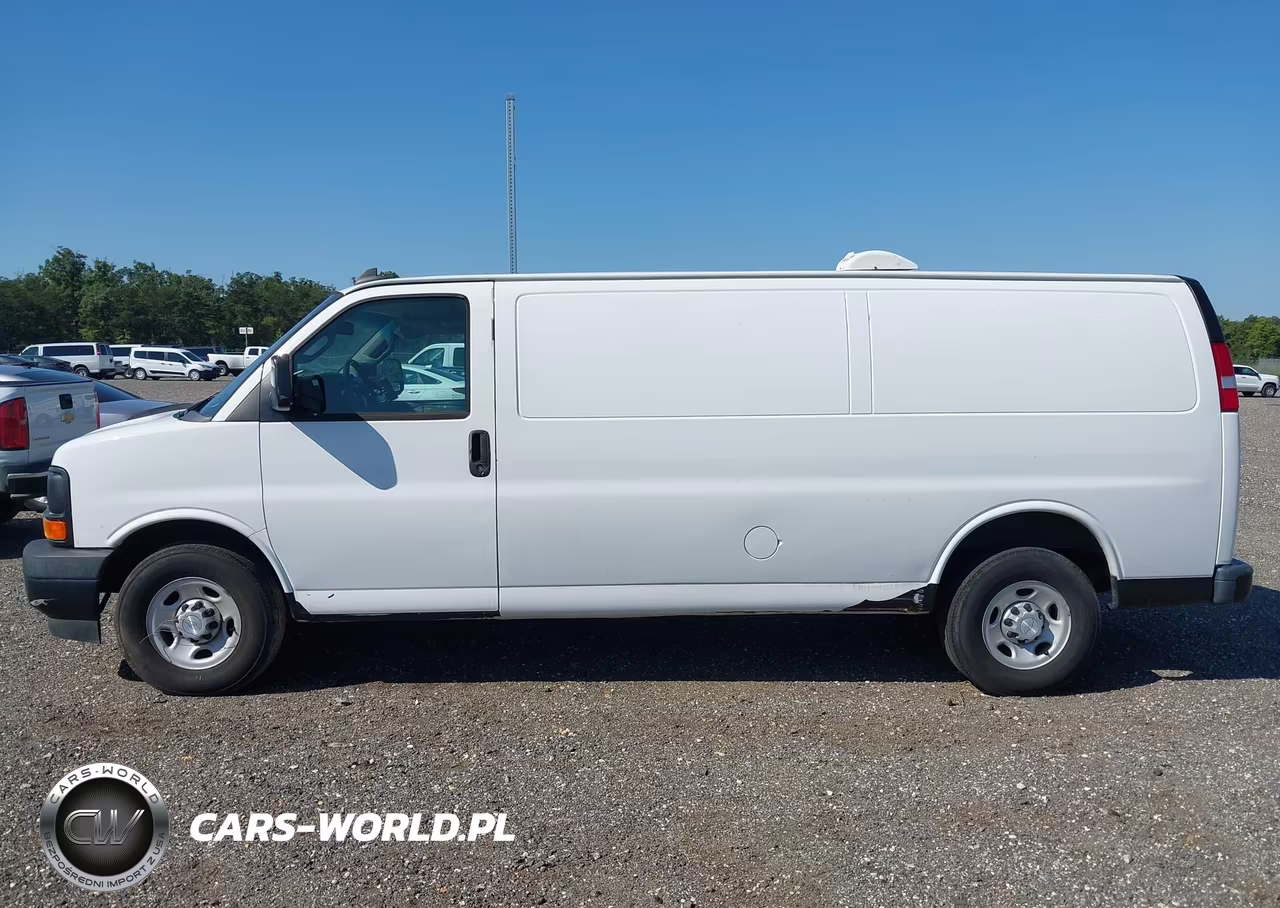 2017 Chevrolet Express 3500 Work Van VIN:1GCZGHFF4H1314625 - 17