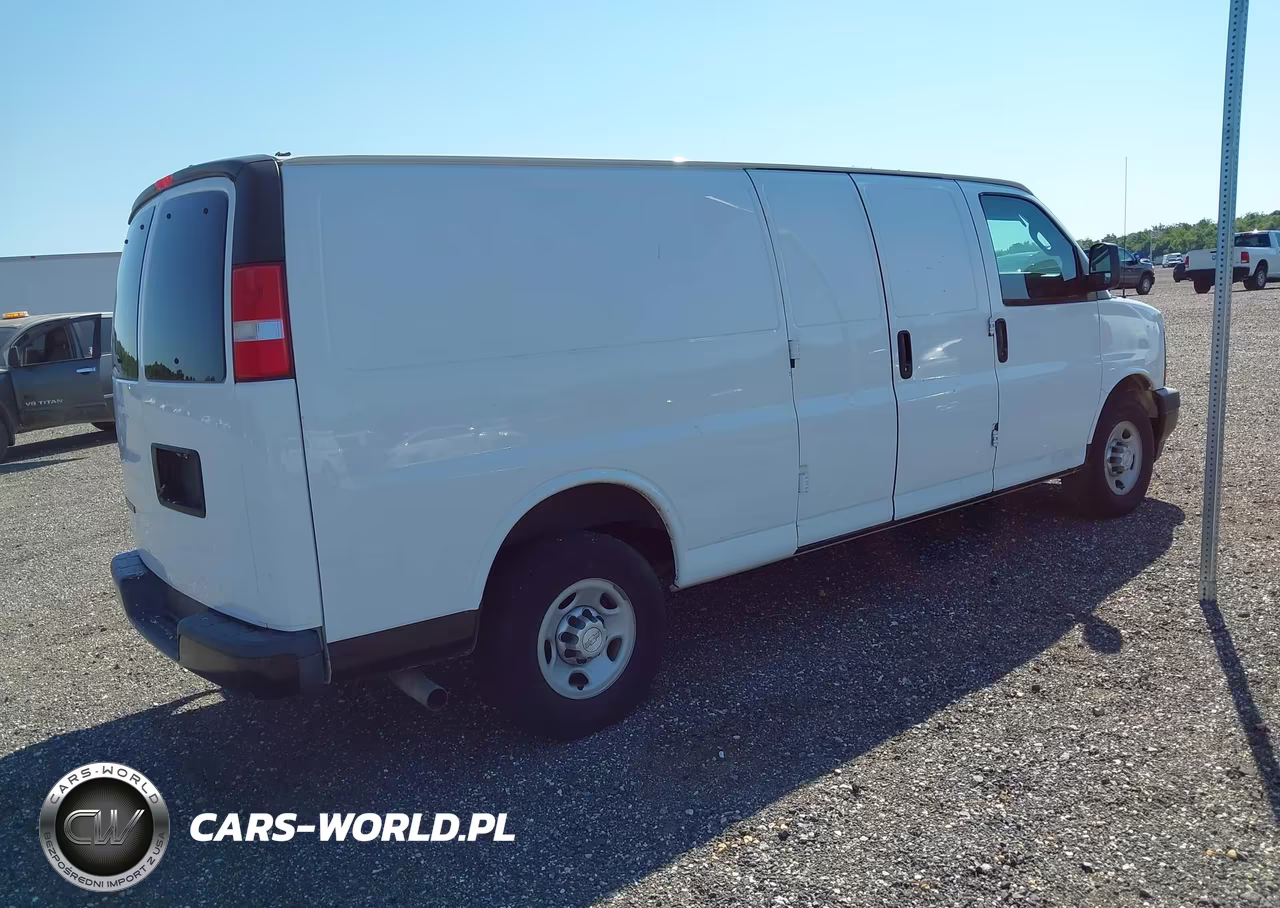 2017 Chevrolet Express 3500 Work Van VIN:1GCZGHFF4H1314625 - 4