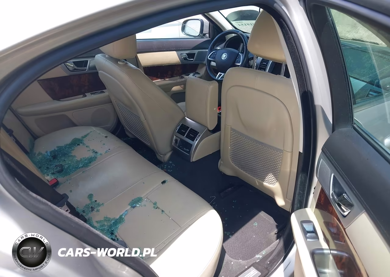 2012 Jaguar Xf VIN:SAJWA0FB1CLS41411 - 8