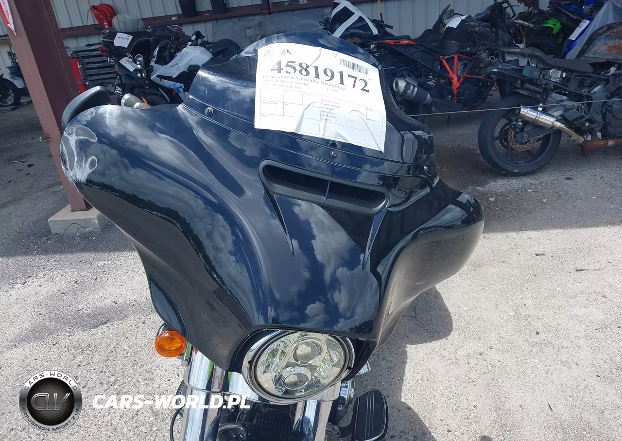 2018 Harley-Davidson Flhx Street Glide VIN:1HD1KBC18JB671984 - 5