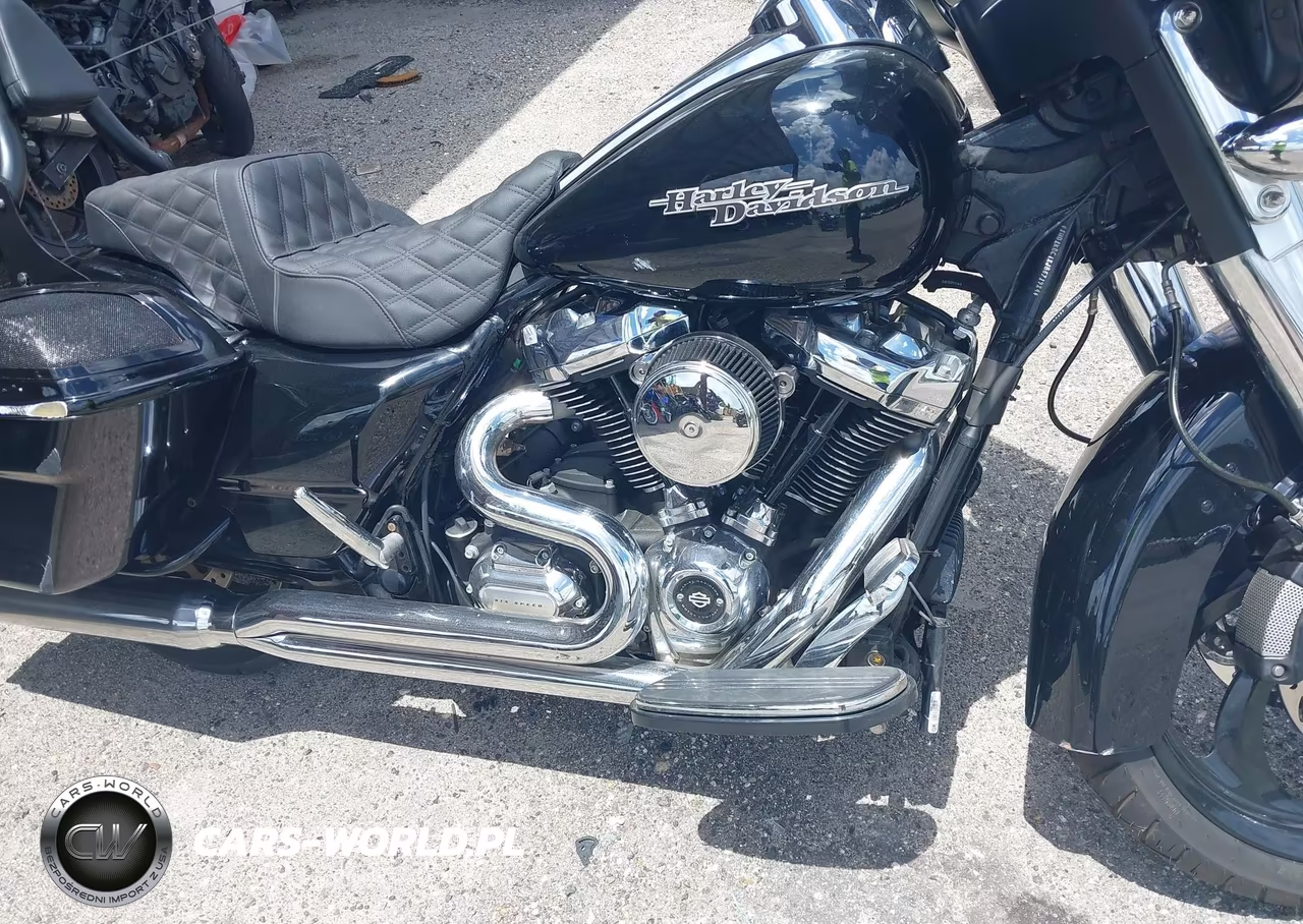 2018 Harley-Davidson Flhx Street Glide VIN:1HD1KBC18JB671984 - 8