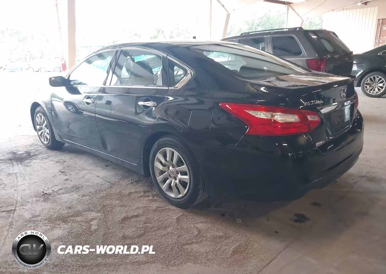 2017 Nissan Altima 2.5 S VIN:1N4AL3AP2HN356432 - 3
