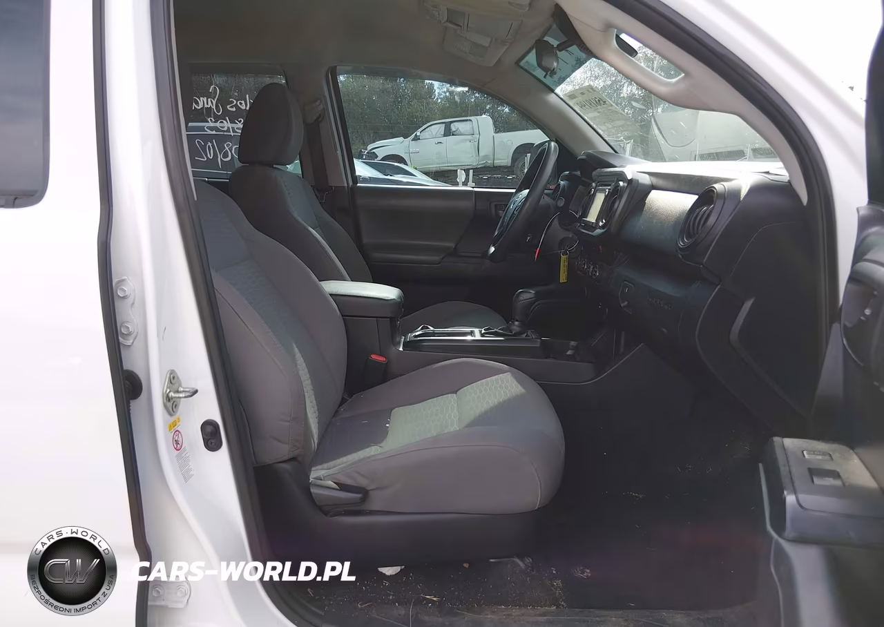 2018 Toyota Tacoma Sr V6 VIN:3TMCZ5AN2JM153486 - 5