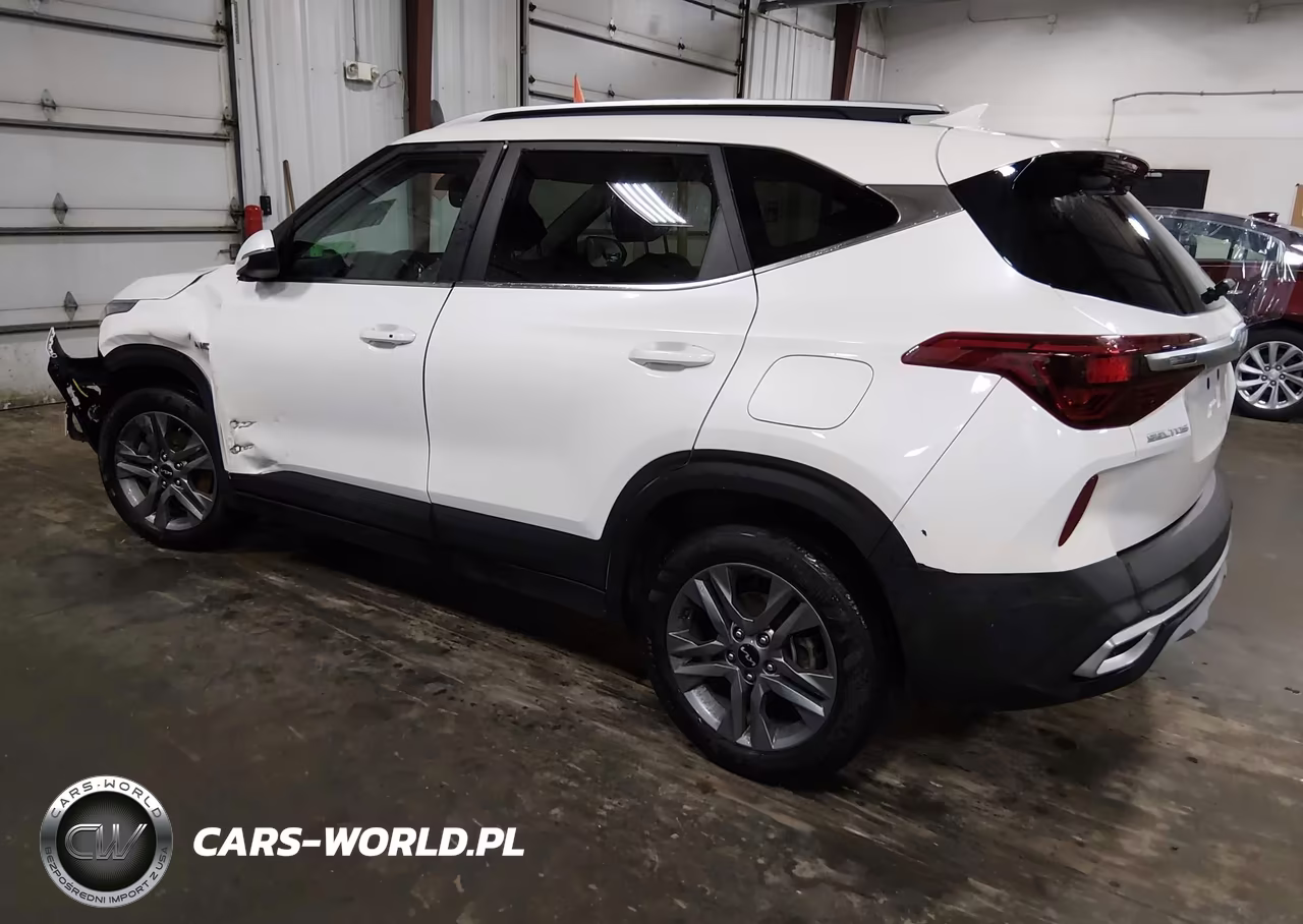 2023 Kia Seltos S VIN:KNDEUCAA9P7452565 - 3